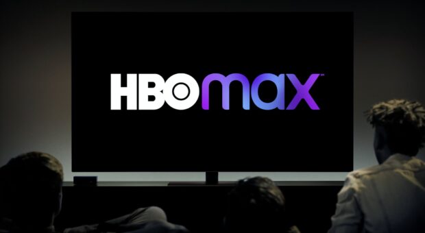 Three people watching Hbo wallpapers on TV, HD Desktop Wallpaper