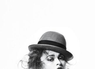 Helena Bonham Carter poses wearing a hat and fur collar in black and white, HD Phone Wallpaper