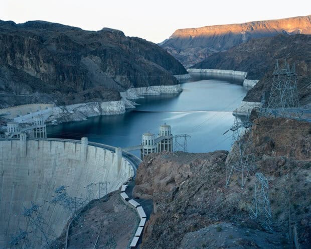 The Hoover Dam is surrounded by desert mountains and calm water, HD Desktop Wallpaper
