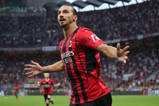 Zlatan Ibrahimovic scoring for AC Milan in a stadium full of fans, 2K Desktop Wallpaper