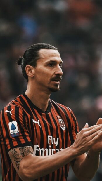 Ibrahimovic is clapping during a Serie A match with AC Milan, HD Phone Wallpaper