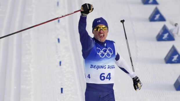 Iivo Niskanen celebrates winning at the 2022 Winter Olympics, 4K Desktop Wallpaper