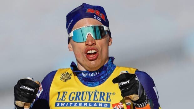 Iivo Niskanen wearing ski gear during a race, 2K Desktop Wallpaper