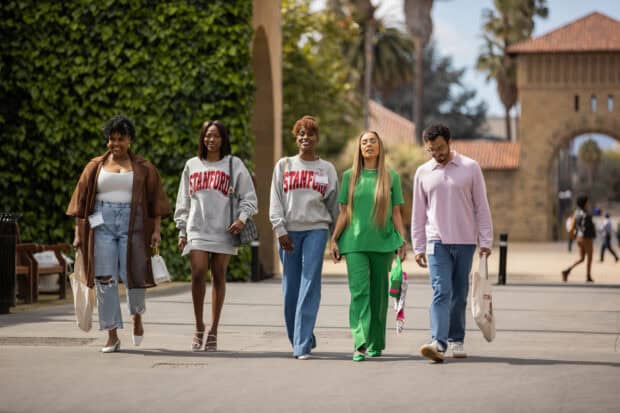 A group of friends from Insecure Tv Series walking together outdoors wearing casual outfits, HD Desktop Wallpaper