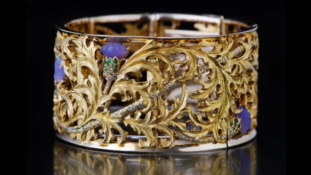 An intricate gold piece features gemstones and detailed floral patterns in jewelry wallpapers, HD Desktop Wallpaper