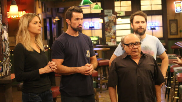The Its Always Sunny In Philadelphia cast stands together inside a bar in this tv series wallpaper, 2K Desktop Wallpaper