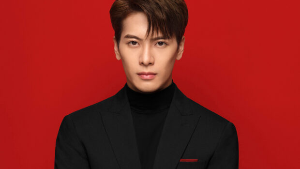 Jackson Wang wallpapers show a close up portrait with a red background, HD Desktop Wallpaper