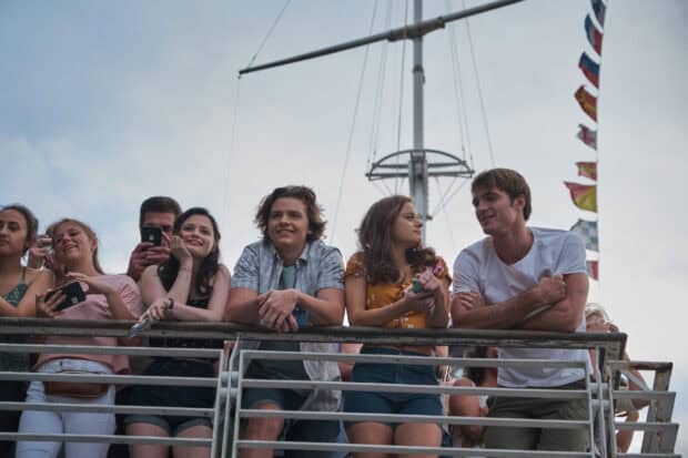 Jacob Elordi wallpapers show a group of friends enjoying time together on a boat deck, 2K Desktop Wallpaper