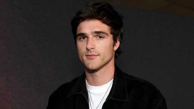 Jacob Elordi wallpapers showing a close up of his face with a dark background, 2K Desktop Wallpaper