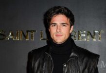 Jacob Elordi is wearing a black leather jacket and turtleneck at an event, HD Desktop Wallpaper
