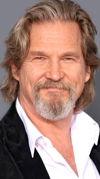 A detailed close up portrait of Jeffrey Bridges with a beard and blue eyes, HD Mobile Wallpaper