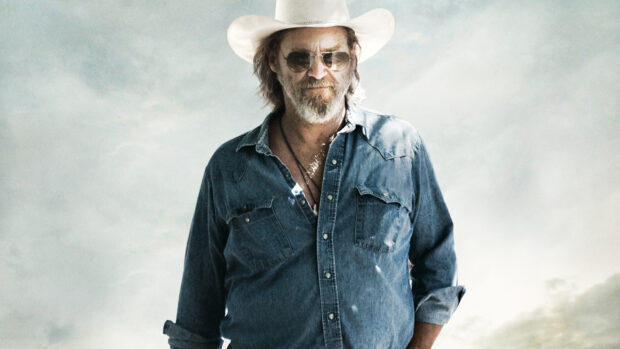 Jeffrey Bridges Wallpapers shows a man wearing sunglasses and a white cowboy hat, HD Desktop Wallpaper