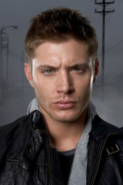 Jensen Ackles looks seriously at the camera with a moody background, HD Phone Wallpaper