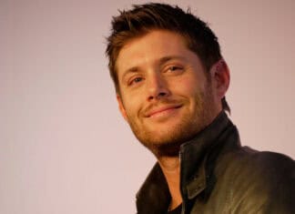Jensen Ackles has a relaxed and confident expression in this close up portrait, HD Desktop Wallpaper
