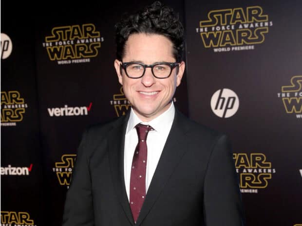 Jj Abrams smiles at the Star Wars world premiere event in a suit and tie, HD Desktop Wallpaper