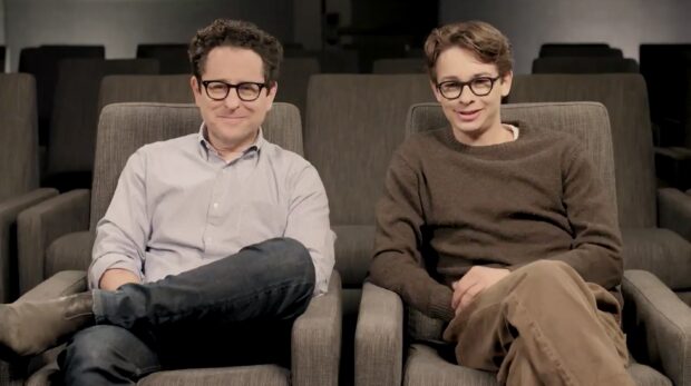 Jj Abrams and a man are sitting and smiling in theater chairs, 2K Desktop Wallpaper