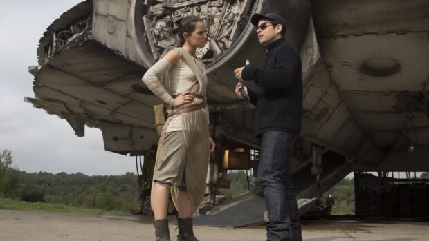 Jj Abrams discussing a scene with a character beside a spaceship, HD Desktop Wallpaper