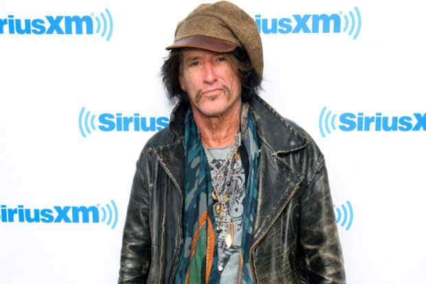 Joe Perry wears a leather jacket and textured hat with layered necklaces, HD Desktop Wallpaper