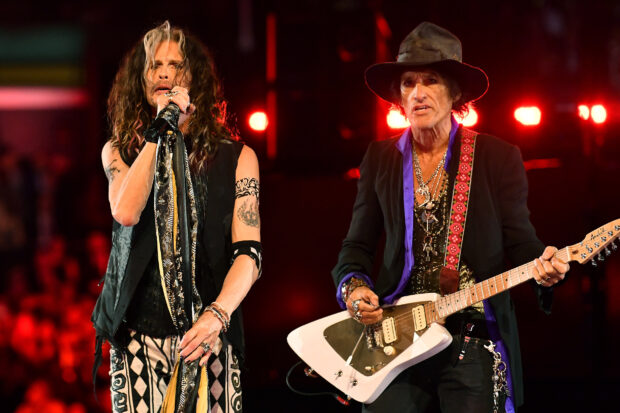 Joe Perry wallpapers capture his dynamic guitar play and unique style, HD Desktop Wallpaper