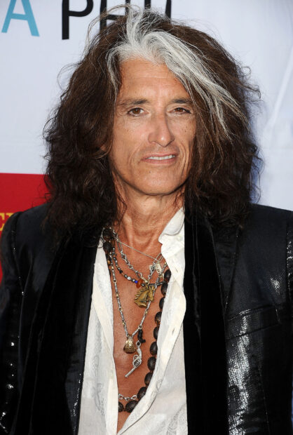 Joe Perry wears layered necklaces and a black jacket in the portrait, 2K Mobile Wallpaper