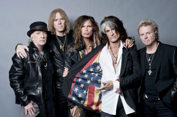 Joe Perry Wallpapers featuring the band members posing together, 2K Desktop Wallpaper