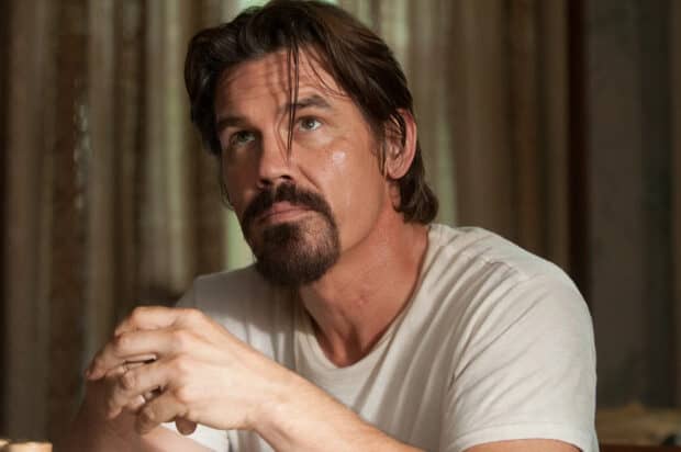 Josh Brolin looks thoughtful in a close up portrait with a beard, 2K Desktop Wallpaper