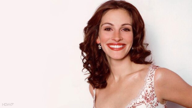 Julia Roberts wallpapers show a woman with curly hair and a bright smile, HD Desktop Wallpaper
