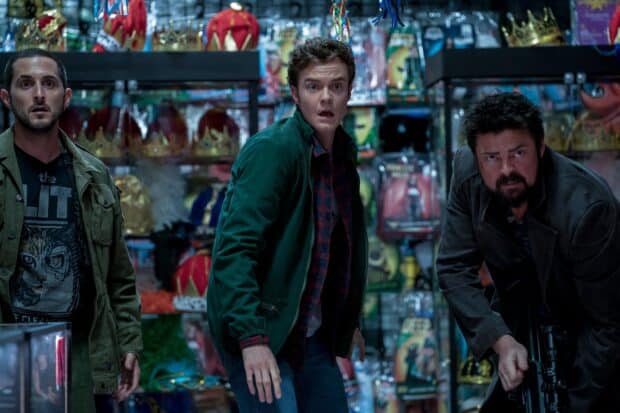 Karl Urban and two men looking shocked in a store aisle, 2K Desktop Wallpaper