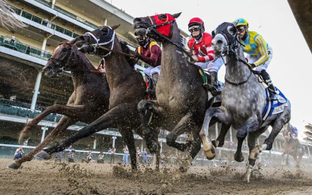 Jockeys competing fiercely in the Kentucky Derby, 2K Desktop Wallpaper
