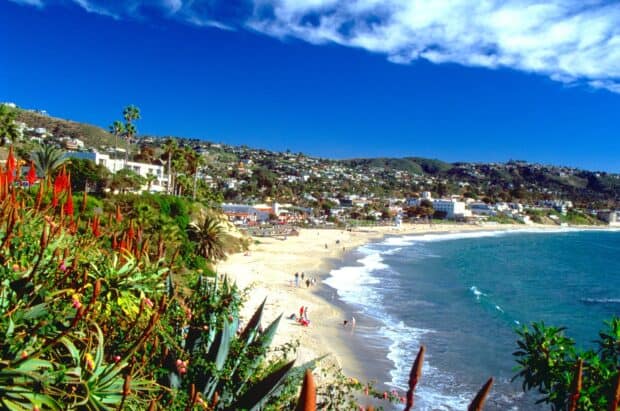 Laguna Beach Wallpapers captures the vibrant ocean and hillside community, HD Desktop Wallpaper