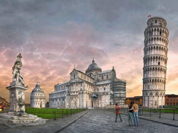 The Tower of Pisa stands tall next to the cathedral under a colorful sky, HD Desktop Wallpaper