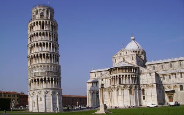 The Tower Of Pisa Wallpapers stands next to a historic cathedral under a clear blue sky, HD Desktop Wallpaper