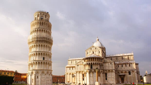 The Tower of Pisa Wallpapers show the iconic leaning tower beside the cathedral, 2K Desktop Wallpaper