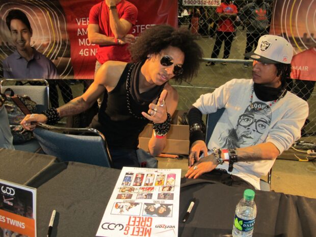 Les Twins wallpapers show the brothers interacting with fans at a public event, 2K Desktop Wallpaper