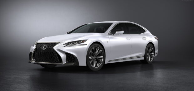 A sleek white Lexus Es luxury sedan is shown from the front side view, 2K Desktop Wallpaper
