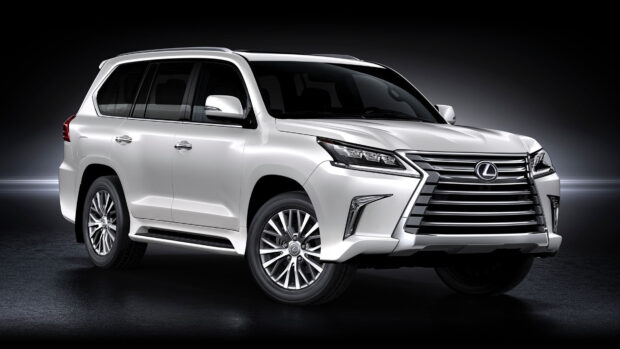 A white Lexus LX luxury SUV is shown from the front side with detailed grille and headlights, 4K Desktop Wallpaper