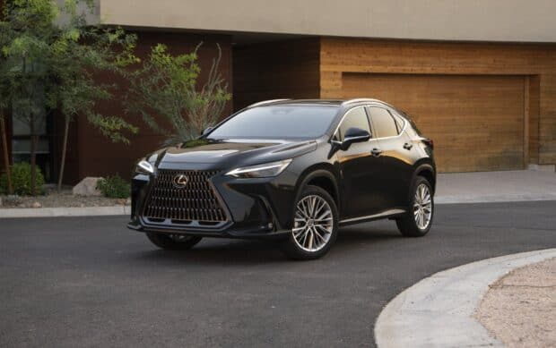 A black Lexus Nx is parked outside a modern house near green plants, HD Desktop Wallpaper