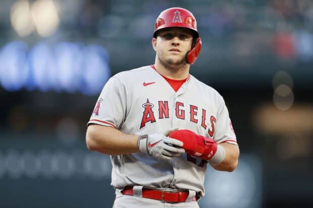 A Los Angeles Angels player prepares on the field during a game, HD Desktop Wallpaper