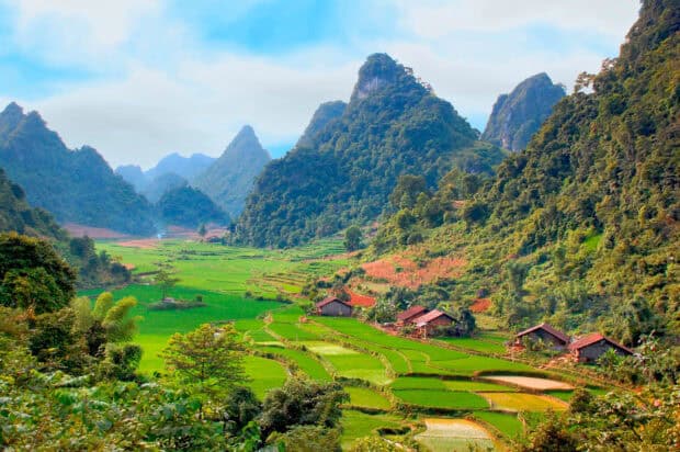 A beautiful view of terraced rice fields and mountains in Vietnam Wallpapers, HD Desktop Wallpaper