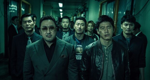 Ma Dong Seok stands with a group of men in a dimly lit hallway, Ma Dong Seok Wallpapers, 2K Desktop Wallpaper