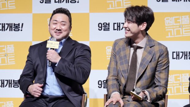 Ma Dong Seok smiling and speaking at a promotional event with a co star, 4K Desktop Wallpaper