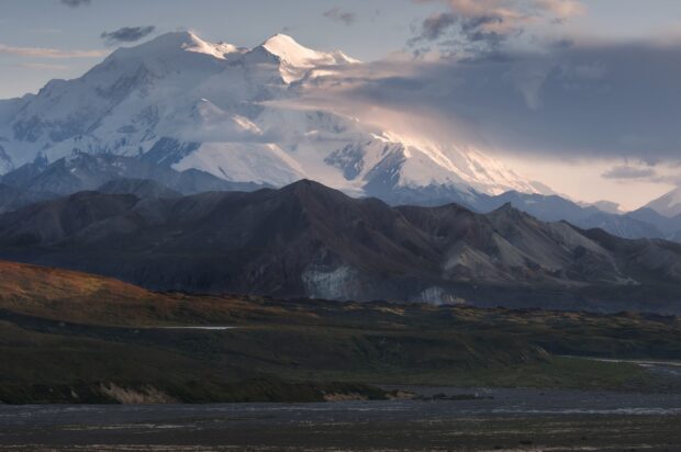 The snow covered peaks of Denali National Park and Preserve rise above the rugged terrain, HD Desktop Wallpaper
