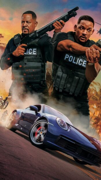Martin Lawrence and Will Smith hold guns in a dramatic police chase, HD Mobile Wallpaper