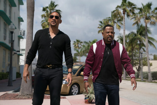 Martin Lawrence and Will Smith walk outdoors in a sunny urban setting, 2K Desktop Wallpaper