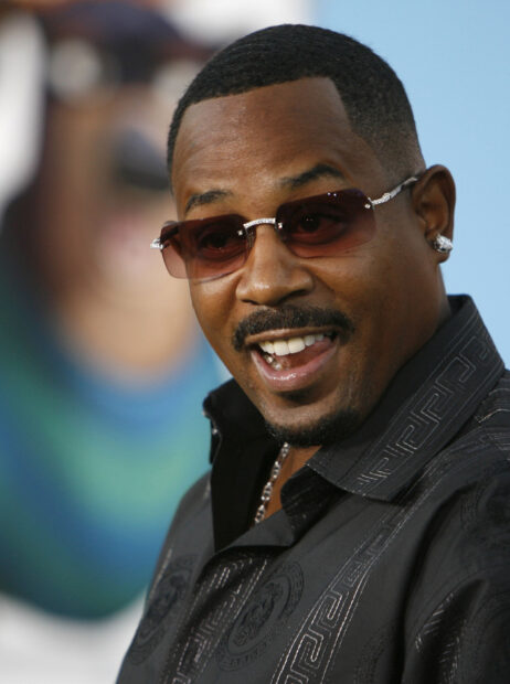 Martin Lawrence smiles wearing sunglasses and a patterned shirt, 2K Mobile Wallpaper
