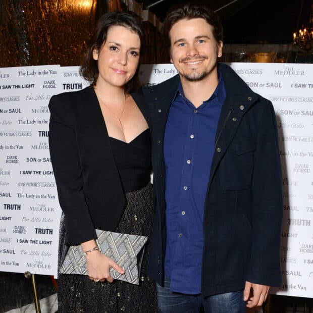 Melanie Lynskey stands next to a man smiling at a film premiere event, HD Desktop Wallpaper