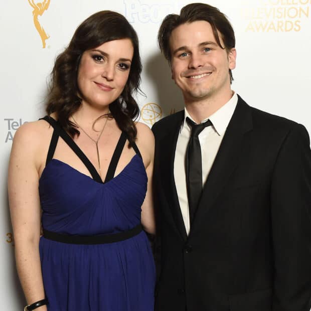 Melanie Lynskey poses with a smiling man at the television awards ceremony, HD Desktop Wallpaper