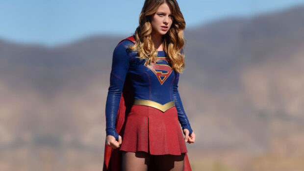 Melissa Benoist portrays Supergirl standing determined in her costume, HD Desktop Wallpaper