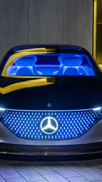 The Mercedes Benz Eqs displays blue illuminated interior and grille designs, 4K Mobile Wallpaper