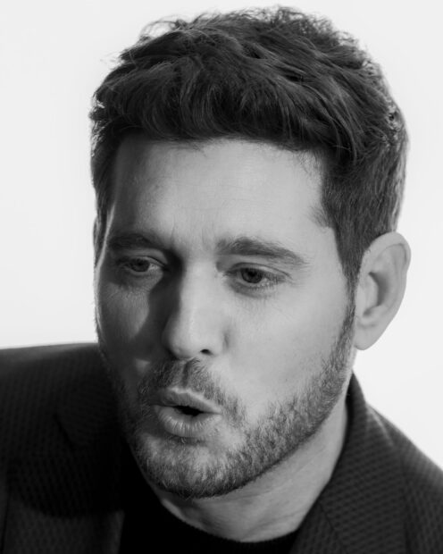 Michael Buble wallpapers showing a thoughtful expression in black and white, HD Desktop Wallpaper